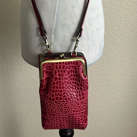 Patricia Nash Crossbody Bag Pertina Frame Pouch Magenta Pink  Patricia Nash Pertina Frame Pouch Magenta Pink Croc Embossed‎ Crossbody NEW